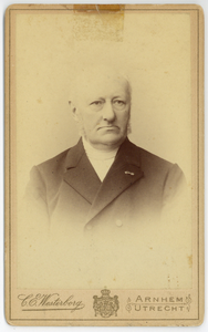 826081 Portret van ds. Justus Cornelis Verhoeff (1821-1904), hervormd predikant te Utrecht, die tussen 1893 en 1904 ...